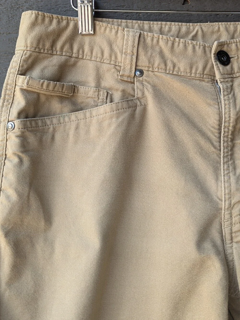 The North Face Men's Khaki Twill Flat-Front Shorts Size 32